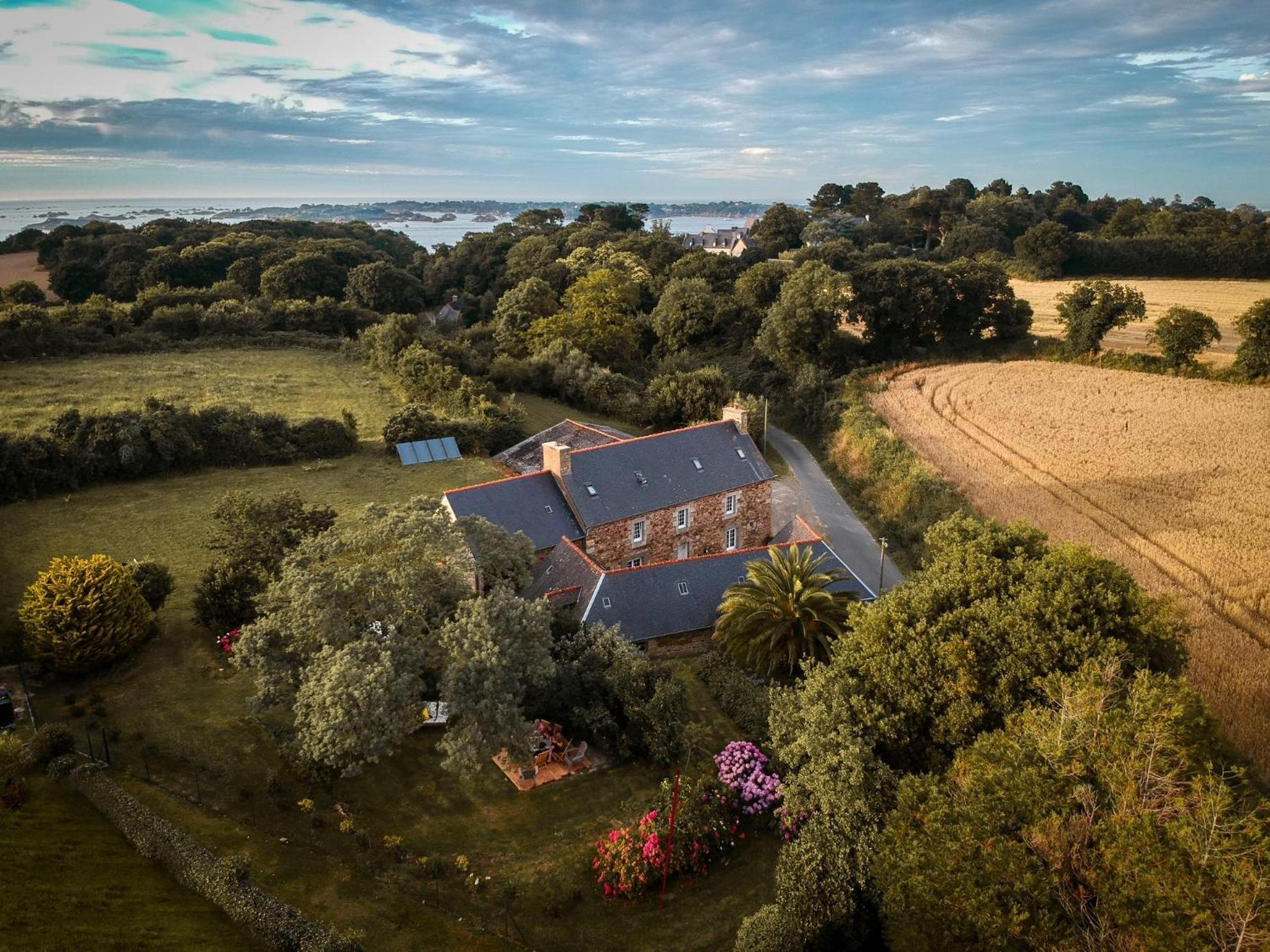 Chambres Et Tables D'Hotes Cornec Ploubazlanec Exteriér fotografie